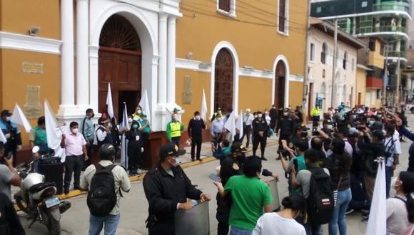 Los protestantes señalan que Huánuco grita auxilio por las deficiencias en el sistema de salud.