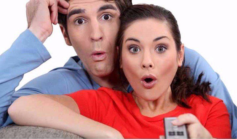 Descubre si es positivo o no ver cine para adultos en pareja