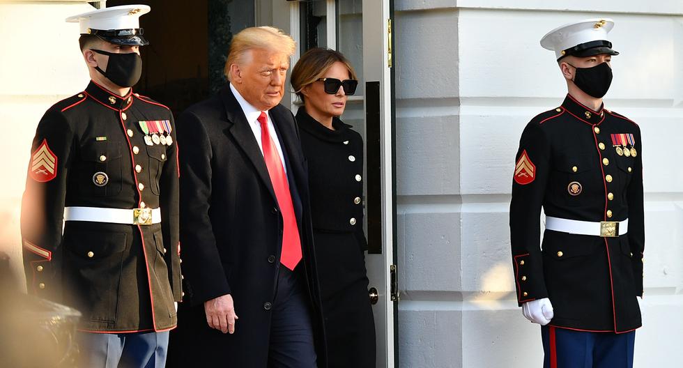 El republicano junto a su esposa, Malania, saliendo de la Casa Blanca. (Foto: AFP)