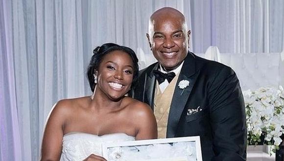 ​Facebook: regala a su padre un 'certificado de médico de virginidad' en su boda 