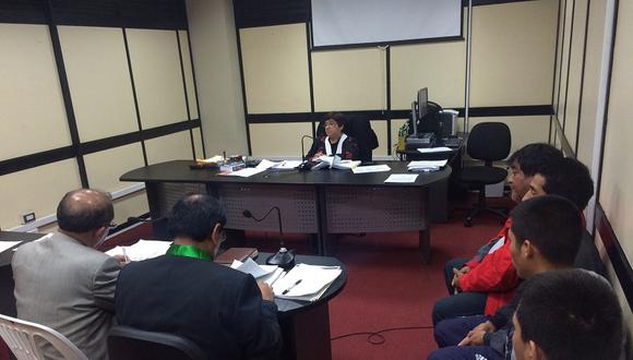 Reinician audiencia por caso Gerald Oropeza 