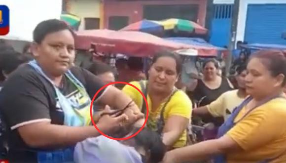 Cortan cabello a mujer en Iquitos. Foto: 24 Horas