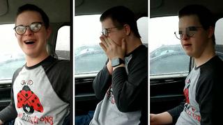 Adolescente con síndrome de down se entera que va a Disneylandia y tiene tierna reacción (VIDEO)