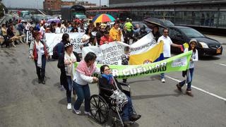 Invidentes protestan por muerte de ciego atropellado por bus