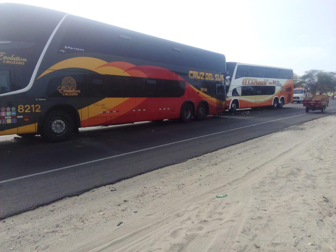 Piura. Chofer de bus de la empresa Ittsa fue rescatado por la Policía de Carreteras. (GEC)
