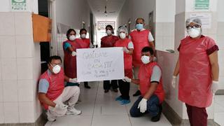 Coronavirus en Perú: Médicos y enfermeras utilizan bolsas de basura como mandiles en Piura