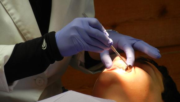 La dentista podría enfrentar una condena de 7 a 10 años por el delito de homicidio culposo. (Foto referencial: Pixabay)