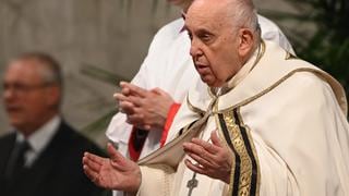 Papa Francisco preside misa Crismal por Jueves Santo en el Vaticano