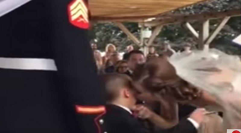YouTube: Novia hace llorar a hijastro y a invitados el día de su boda (VIDEO)
