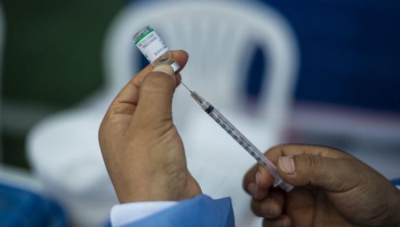 El Minsa amplió hasta el 31 de diciembre del presente año el decreto de urgencia que dicta medidas extraordinarias para facilitar y garantizar la adquisición, conservación y distribución de vacunas contra el COVID-19. (Foto: Ernesto BENAVIDES / AFP).