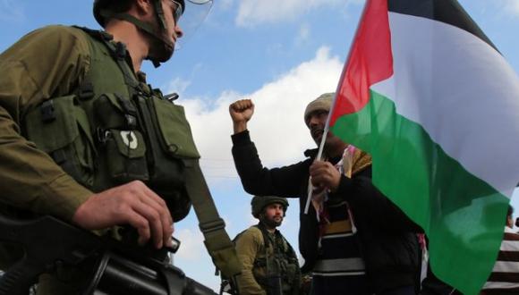 Joven palestino lanza piedras en Cisjordania y soldados israelíes lo matan