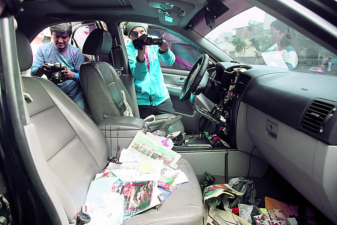 Desvalijan auto de hijo de Carlos Burgos en Dirincri