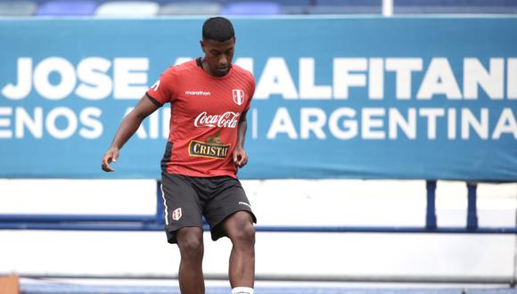 Miguel Araujo es convocado constantemente a la selección peruana, sin embargo, juega poco. (Foto: FPF)