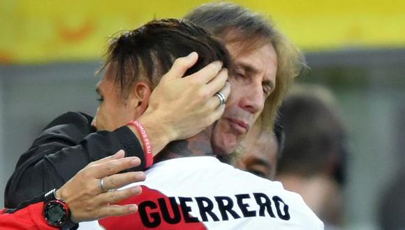Ricardo Gareca considera que Paolo Guerrero tiene condiciones para jugar en Boca Juniors. (Foto: AFP)