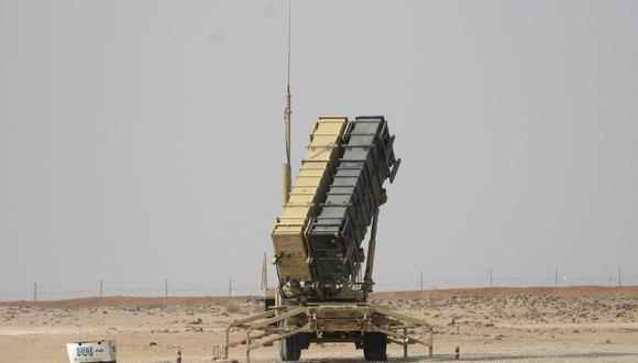Se ve una batería de misiles Patriot cerca de la base aérea Prince Sultan en al-Kharj el 20 de febrero de 2020. (Foto de ANDREW CABALLERO-REYNOLDS / POOL / AFP)