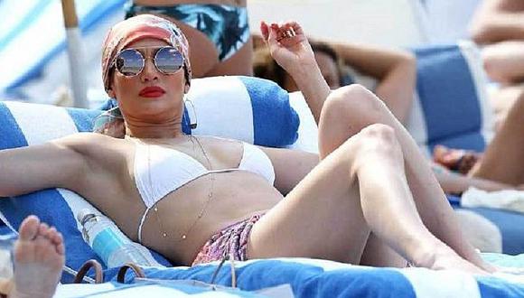 Jennifer López alborota la playa con este diminuto y sexy bikini [FOTOS]