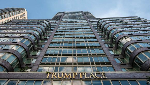 Inquilinos de apartamentos "Trump Place" que apoyan a Clinton piden cambio de nombre 