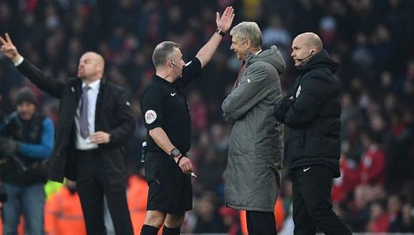 Arsene Wenger pide perdón por empujar al cuarto árbitro y teme sanción