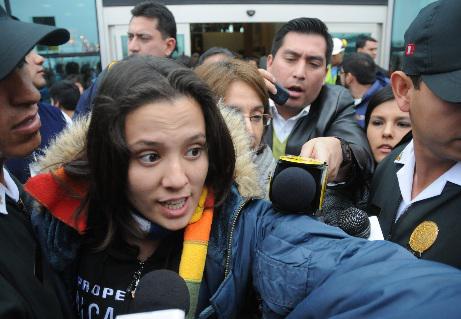 Rosario Ponce llega a Arequipa en medio de insultos