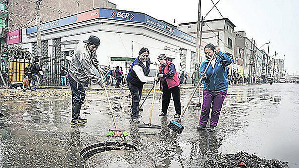 Más 160 atoros se originan a diario en redes de alcantarillado