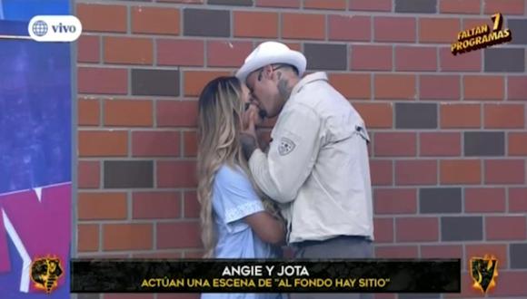 Angie y Jota se dieron beso en competencia de "Esto es guerra". (Imagen: América TV)