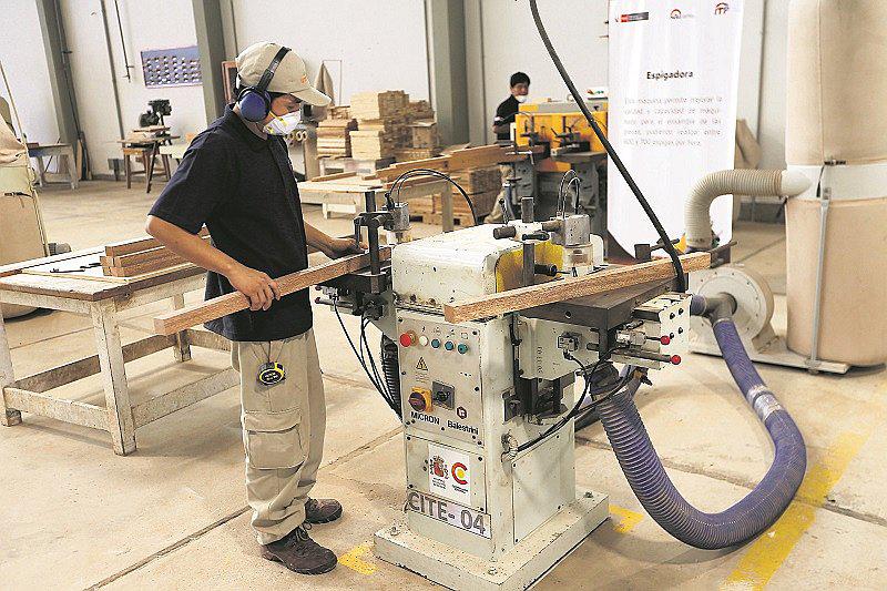 ​Ministerio de trabajo ofrece empleos con sueldos desde los 2500 soles