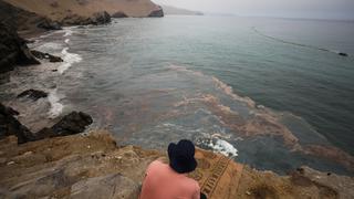 Pescadores artesanales no pueden trabajar por mar contaminado.