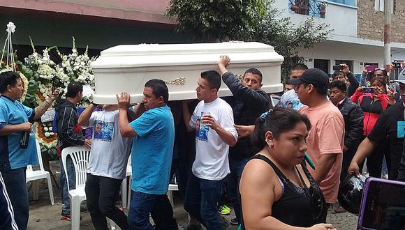 SMP: A balazos despiden a hincha de Alianza Lima que fue asesinado en su casa   