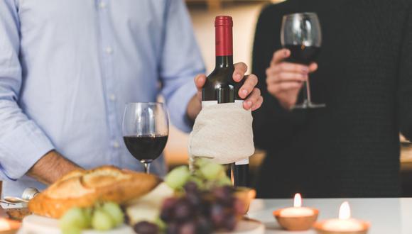 El vino es un gran acompañante para las cenas románticas y qué mejor que en el Día de San Valentín. (Foto: Pexels)