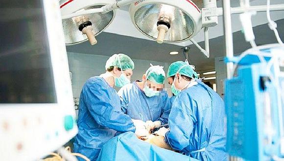Paciente sufre quemadura en el pecho durante cirugía