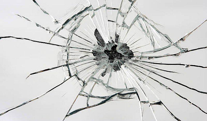 Descubre el origen de la superstición del espejo roto