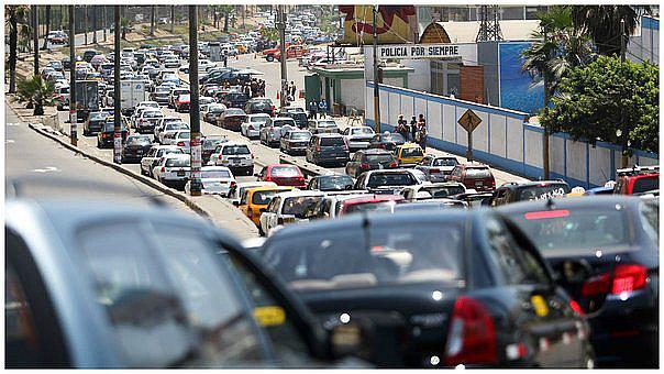 ​¿Cuántos demoran los limeños viajando en el transporte público?