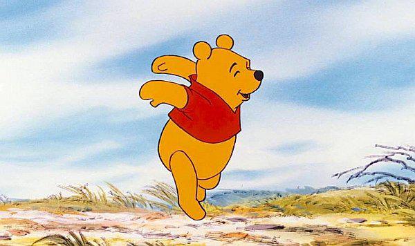 Winnie the Pooh la hace linda en redes con sexys pasos (VIDEO)