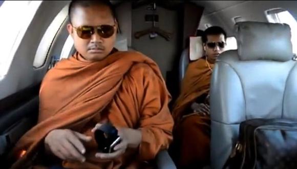 Video de monjes budistas en jet privado causa polémica 