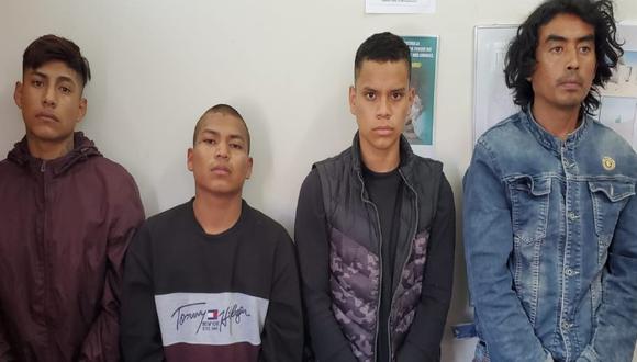 Tacna: En persecución, la policía detuvo a personas Hugo Cornejo Cutipa (39), Josuat Yépez Olguín (20), Jean Pierre Gonzáles Vásquez (19) y Boris Panduro Yumbato (20) con dos kilos de cocaína y 27 kilos de marihuana. (Foto PNP)