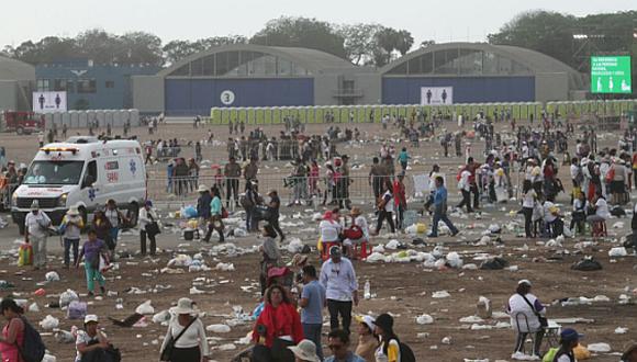 Papa Francisco: base aérea Las Palmas queda llena de basura luego de la misa (FOTOS)