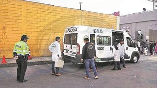 Policía mata a presunto ladrón que atacaba a su esposa fuera de Megaplaza