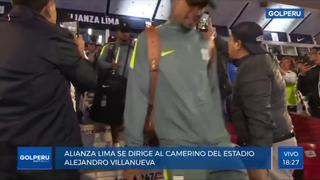 Hinchas de Alianza Lima alentaron a los jugadores a pocos minutos del duelo ante Melgar