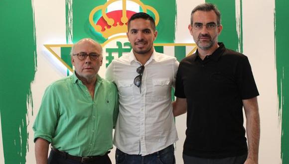 Juan Manuel Vargas firma por dos temporadas con el Betis 