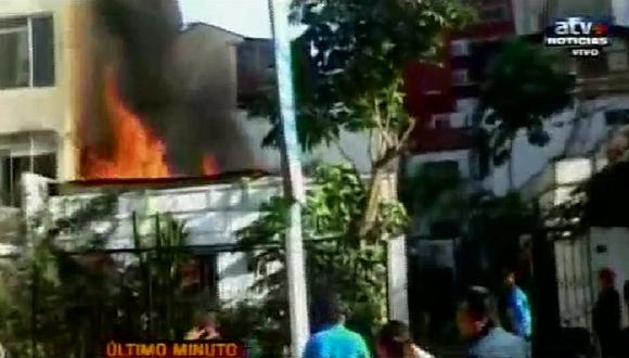 ¡Nuevo incendio! Reportan siniestro en vivienda de Miraflores (VIDEO)