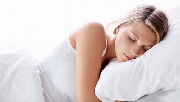 ¿Por qué es saludable dormir del lado izquierdo? 4 razones que debes saber