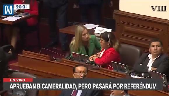 Maricarmen Alva ejerce presión sobre congresista Francis Paredes. (Foto: Captura de video)