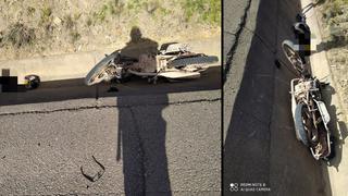 Hombre es hallado muerto en medio de carretera y junto a su motocicleta | FOTOS