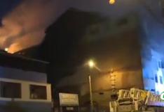 Almacén en Barrios Altos arde nuevamente: Incendio revive en el Cercado de Lima
