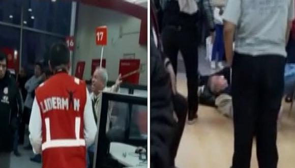 Anciano se desmaya dentro de AFP tras airado reclamo | VIDEO