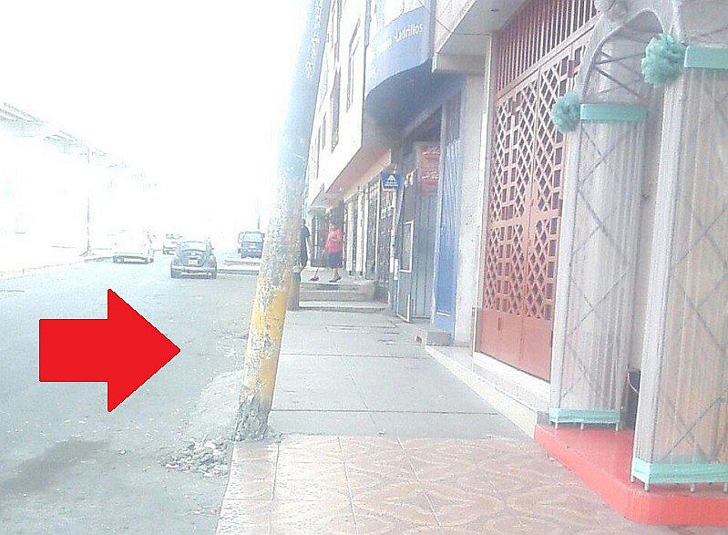 SJL: poste a punto de caer es todo un peligro