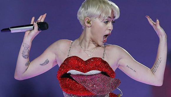Miley Cyrus dio la causa de sus desnudos en la alfombra roja