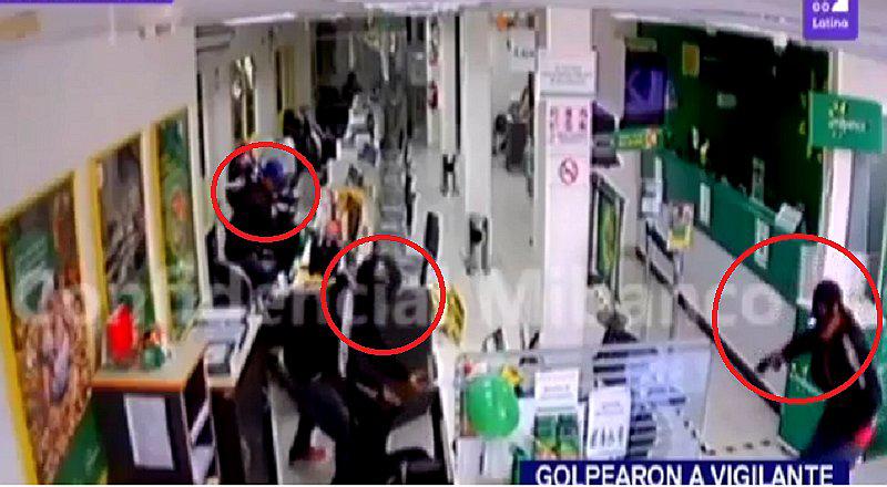Tres delincuentes armados se llevan S/ 10 mil tras asaltar banco en Paita (VIDEO)