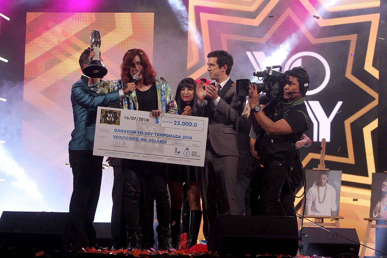 ​Yo Soy: Mario 'El Pájaro' Gómez ganó la gran final [FOTOS]  