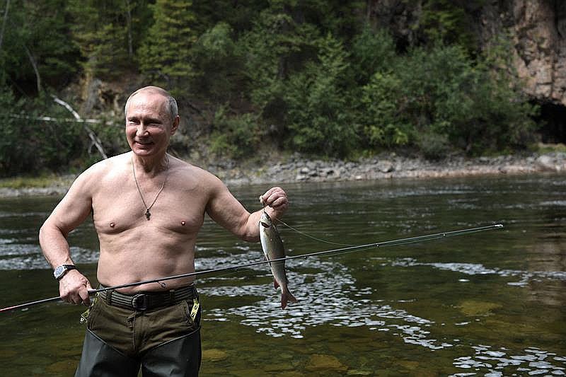 ​​Vladimir Putin se vuelve a calatear en nueva escapada por Siberia (FOTOS y VIDEO)